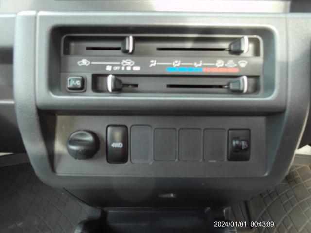1000501A30260404W00106.jpg