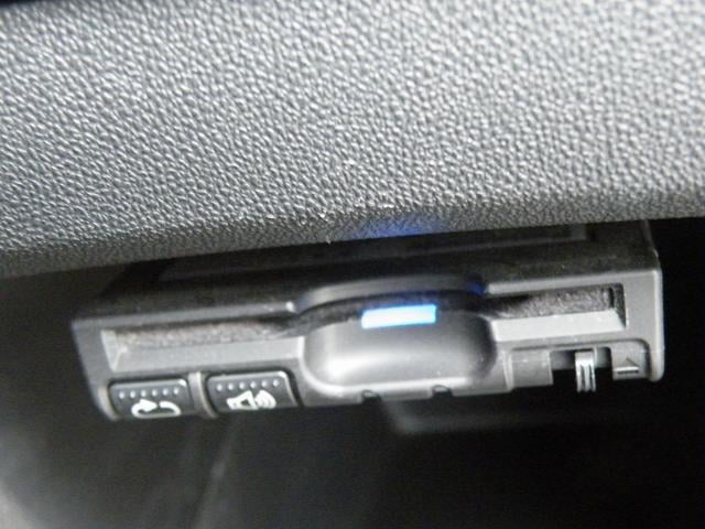 1001999A30241106W00208.jpg
