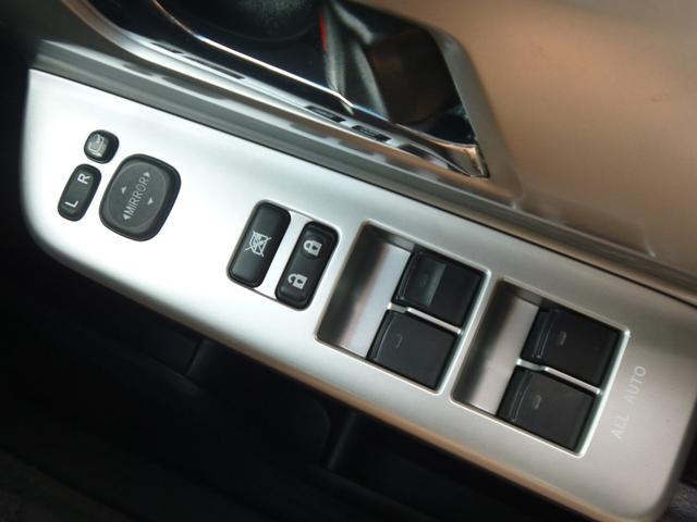 0203790A30250912W00118.jpg