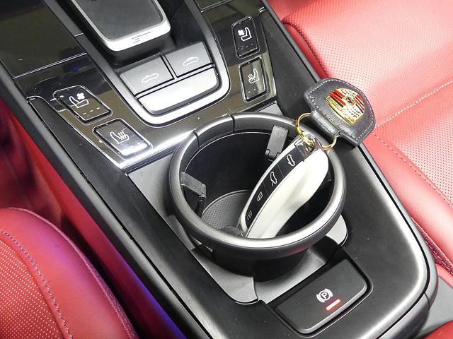 0edaa1b6d9f796f13d53db90dcf42f5d.jpeg