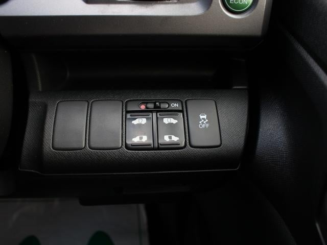 0520046A30250829W00304.jpg