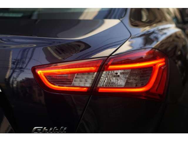 9570998A30260303W00217.jpg
