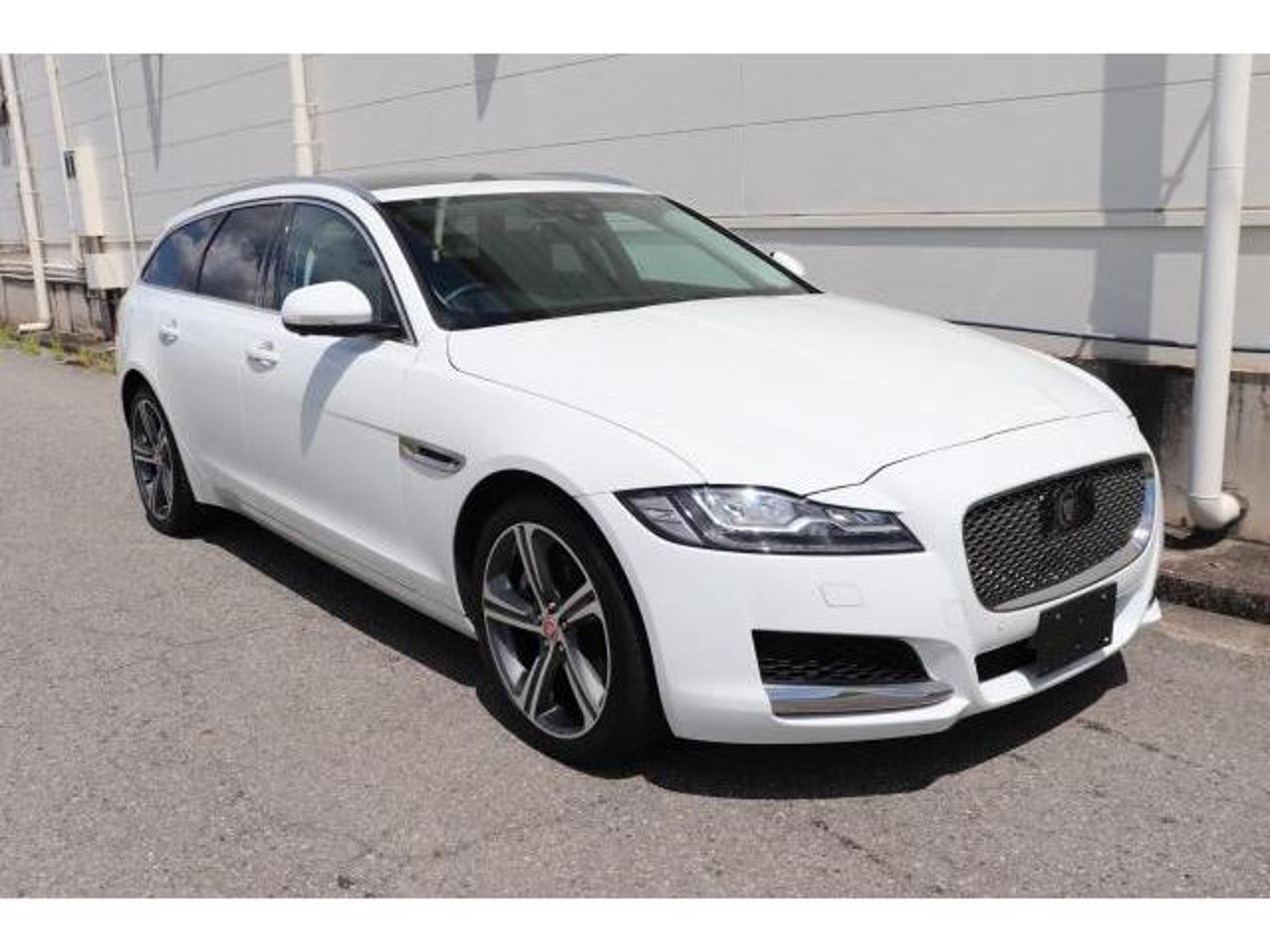 2019 Jaguar Xf, photo 1 of 1