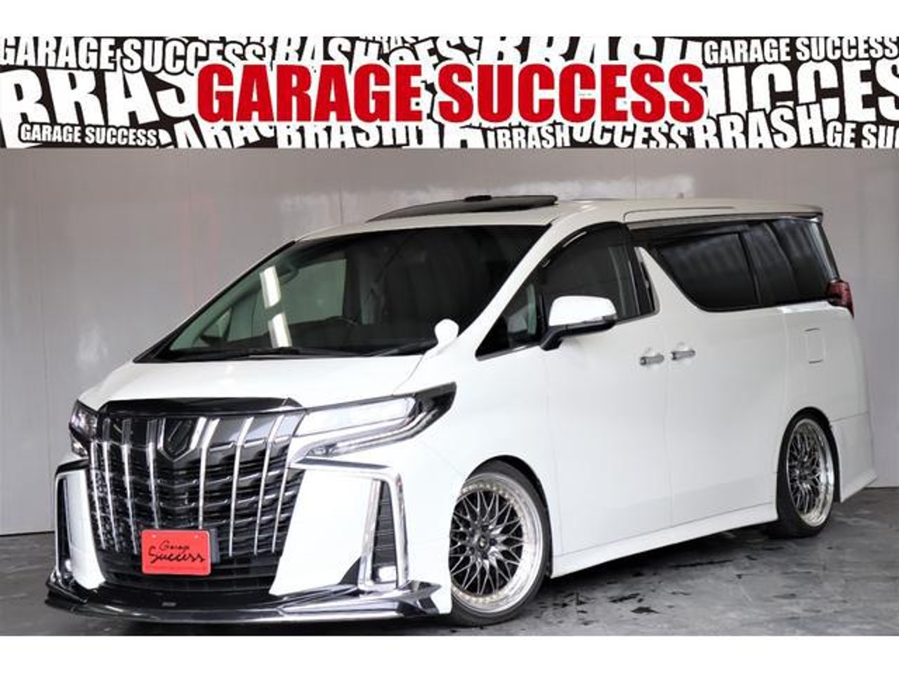 2022 Toyota Alphard, photo 1 of 1