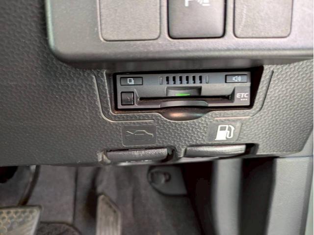 0900710A30260410W00117.jpg