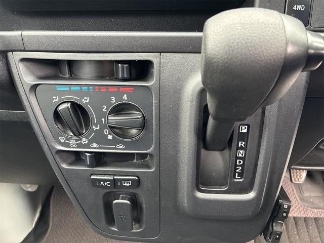0900975A30251222W00211.jpg
