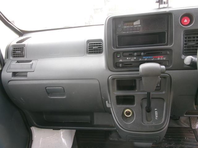 0705372A30251018W01412.jpg