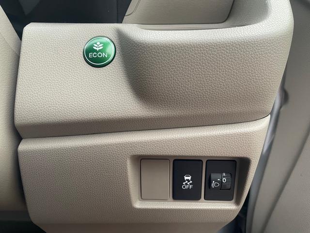 0904234A30251215W00114.jpg