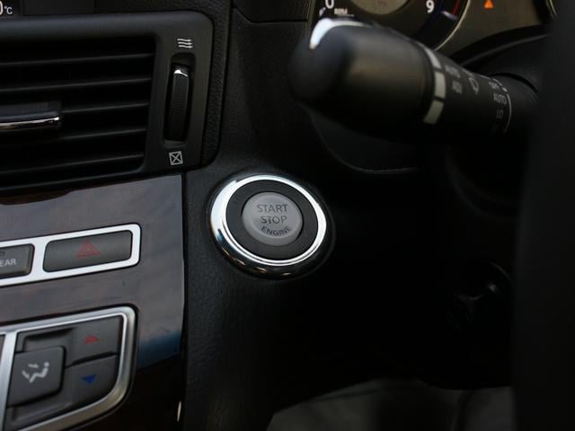 0520046A30250903W00419.jpg
