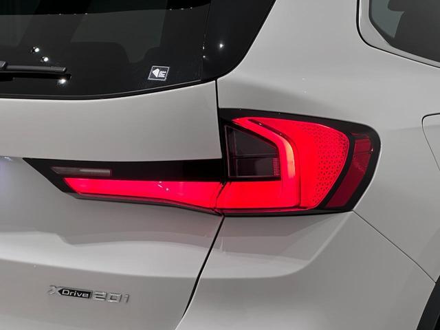 9572403A30260130W00114.jpg