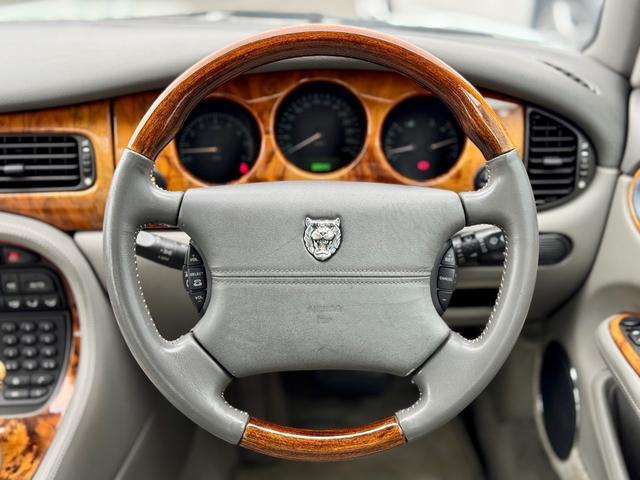 0541683A30260302W00112.jpg