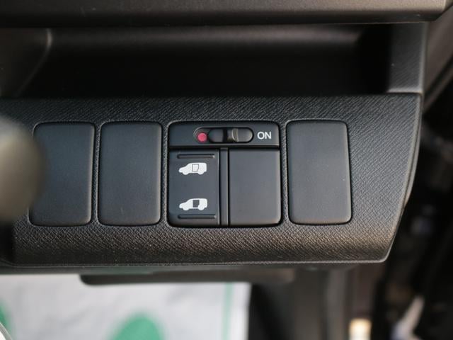 0509625A30251002W00414.jpg