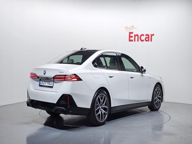98fca9ef63751772ff33fc41f214659a.jpeg