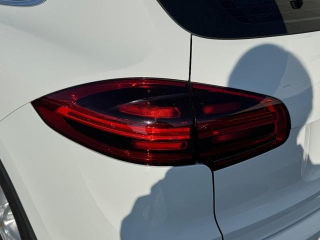0404193A20251120W00412.jpg