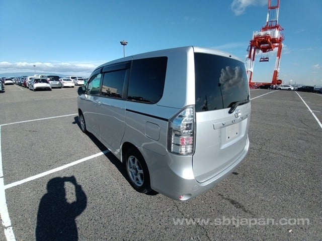 2013/9 TOYOTA VOXY X L EDITION 133000 | SBT Japan | Stock Id:AA1348