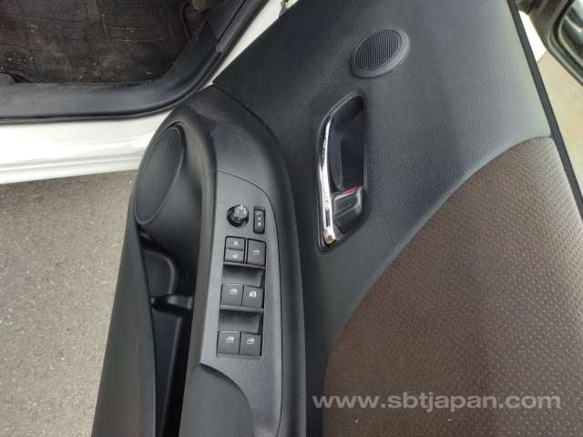 2019 TOYOTA SIENTA G CUERO