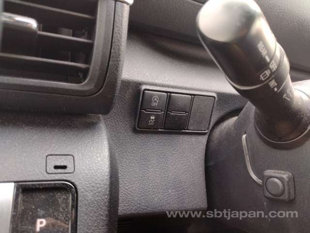 2019 TOYOTA SIENTA G CUERO