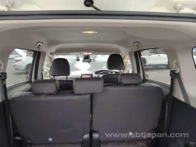 2019 TOYOTA SIENTA G CUERO