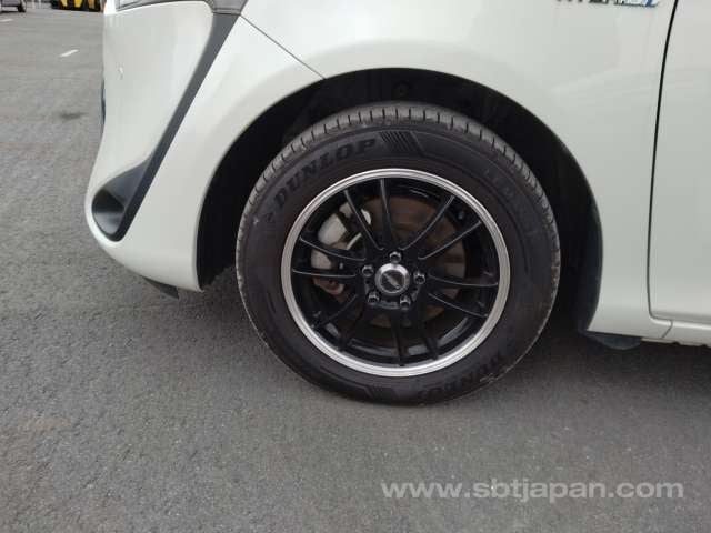 2019 TOYOTA SIENTA G CUERO