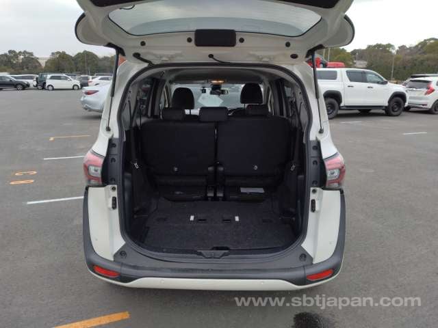2019 TOYOTA SIENTA G CUERO