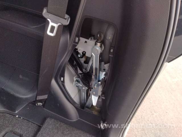 2019 TOYOTA SIENTA G CUERO