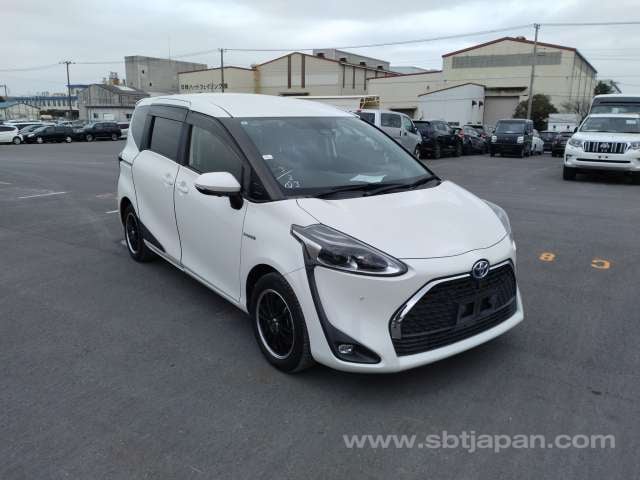 2019 TOYOTA SIENTA G CUERO