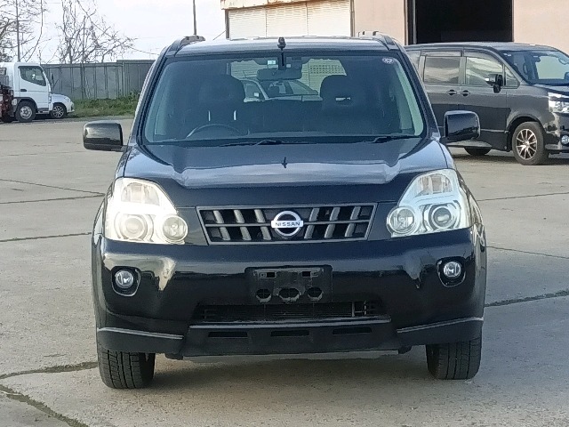 NISSAN XTRAIL photo 2