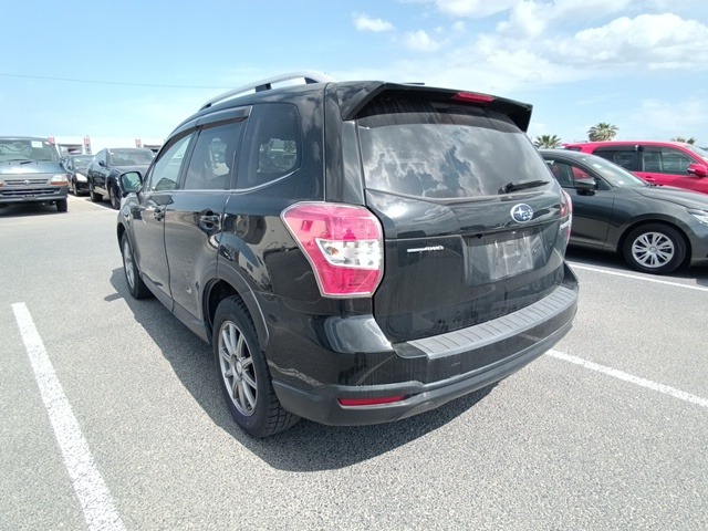 SUBARU FORESTER photo 3