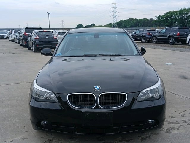 BMW 5 SERIES photo 2