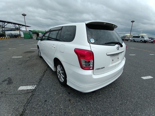 TOYOTA COROLLA FIELDER photo 3