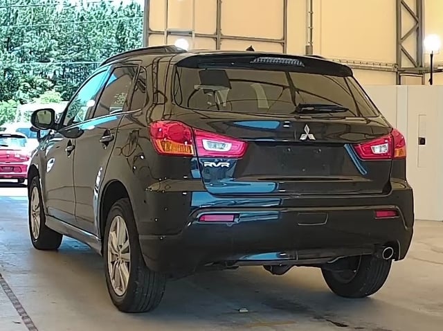MITSUBISHI RVR photo 3