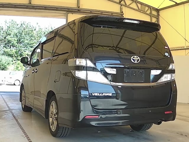 TOYOTA VELLFIRE photo 3