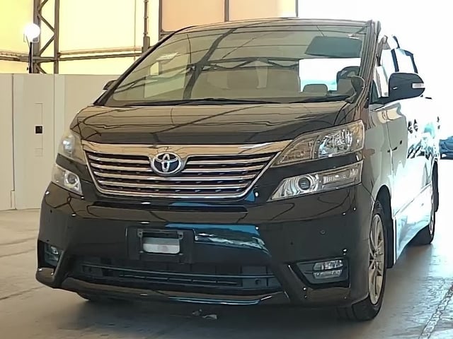 TOYOTA VELLFIRE photo 2