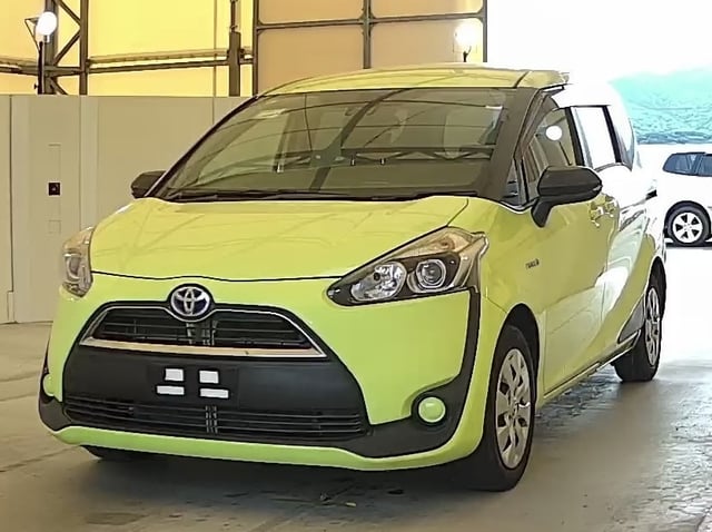 TOYOTA SIENTA photo 2