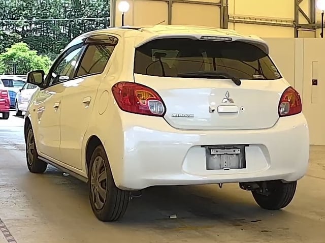 MITSUBISHI MIRAGE photo 3
