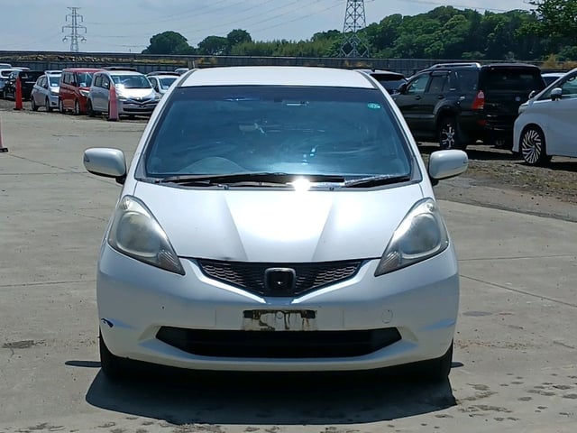 HONDA FIT photo 2