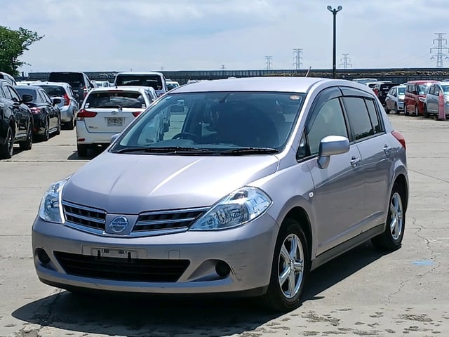 NISSAN TIIDA photo 3