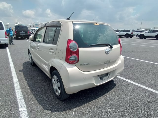 TOYOTA PASSO photo 3