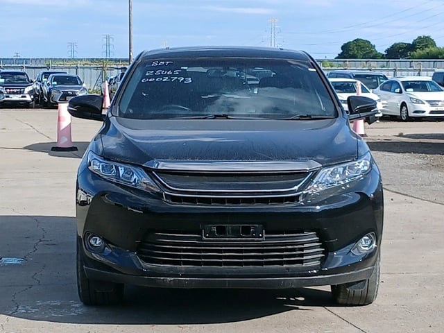 TOYOTA HARRIER photo 2