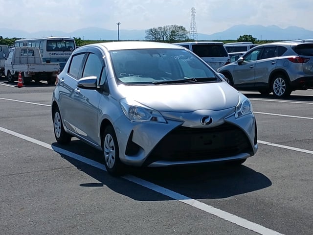 TOYOTA VITZ 2019