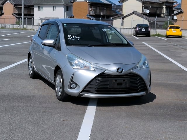 TOYOTA VITZ 2019