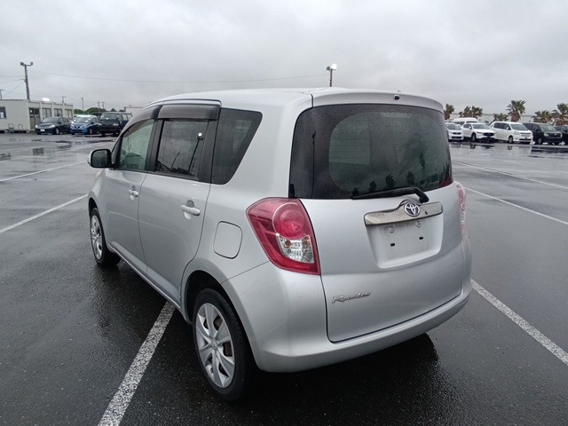 TOYOTA RACTIS photo 3
