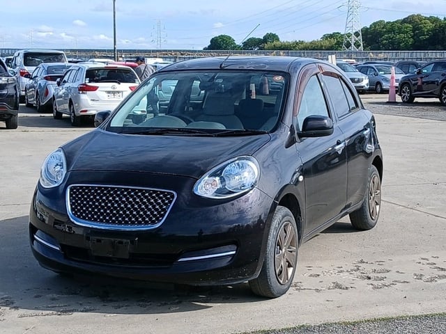 NISSAN MARCH photo 2
