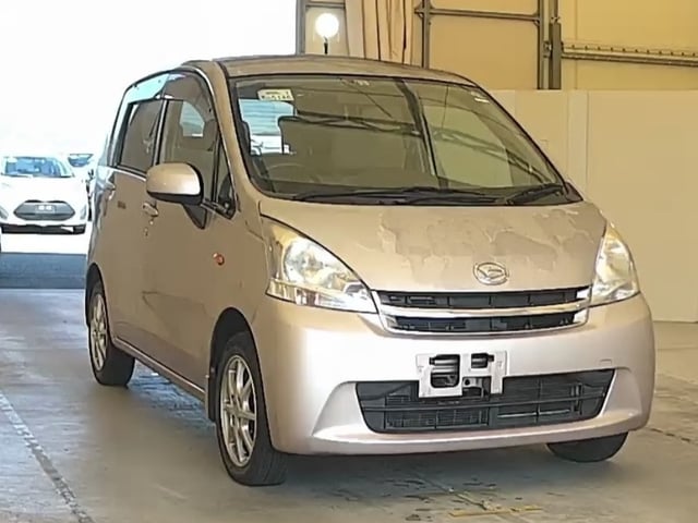 DAIHATSU MOVE 2011