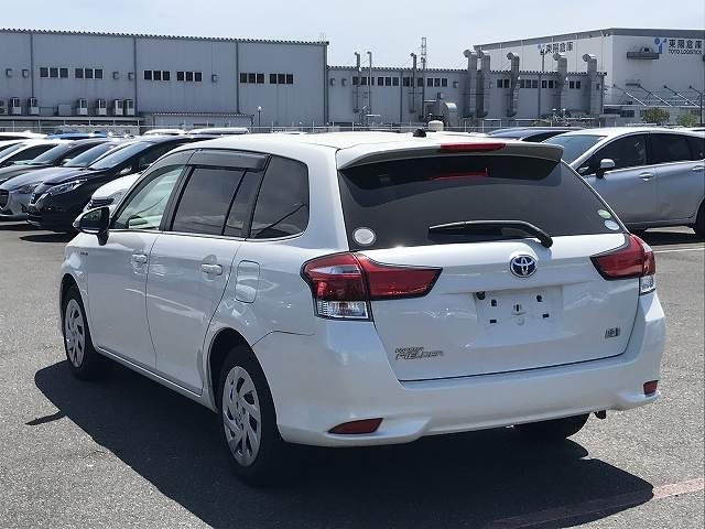 TOYOTA COROLLA FIELDER photo 3