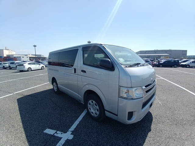 TOYOTA HIACE VAN 2015