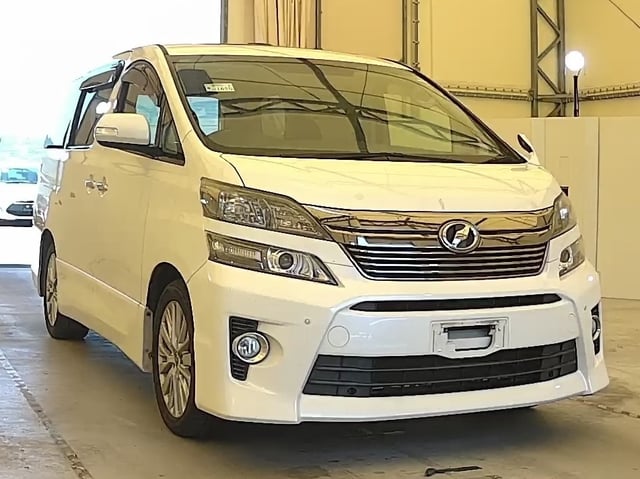 TOYOTA VELLFIRE 2013