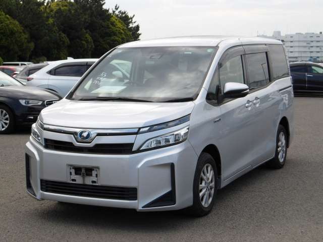 TOYOTA VOXY photo 2