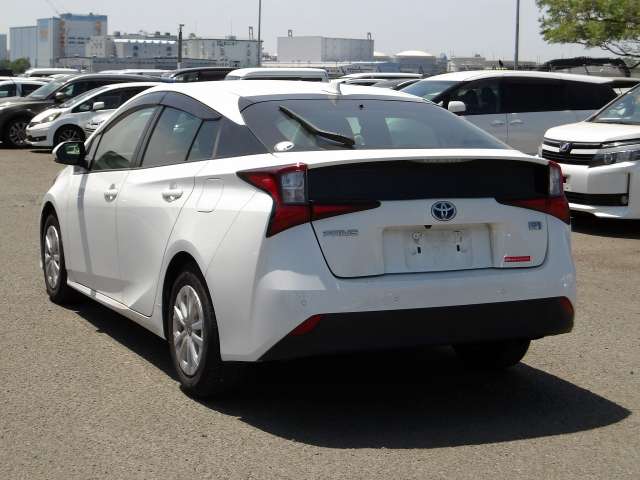 TOYOTA PRIUS photo 3