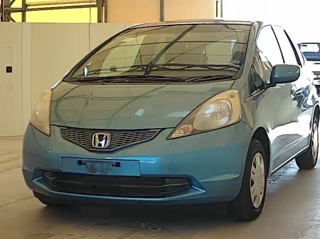 HONDA FIT photo 2